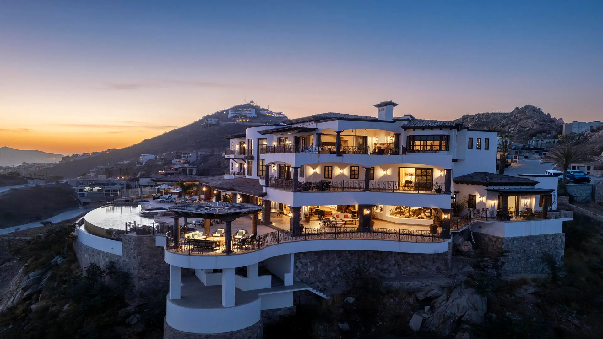 Dream Properties in Pedregal