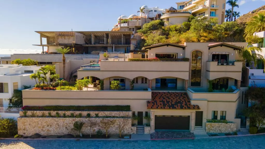 Exclusive Course Pedregal Homes
