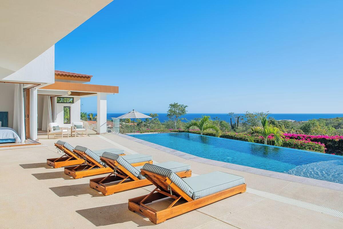Pedregal San Sebastian Here is your opportunity to own a piece of rich Todos Santos history. Flora Del Mar has operated as a successful B&B for over 20 – 187 Padre Sistiaga, San Jose del Cabo, BS