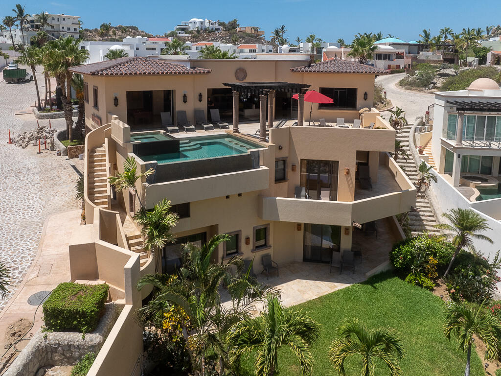 Pedregal Pedregal Csl Casa Bella redesigned encompasses a warm modern style combined with abundant lush landscaping.Situated on a large private corner lot with unobstructed oceans for sale