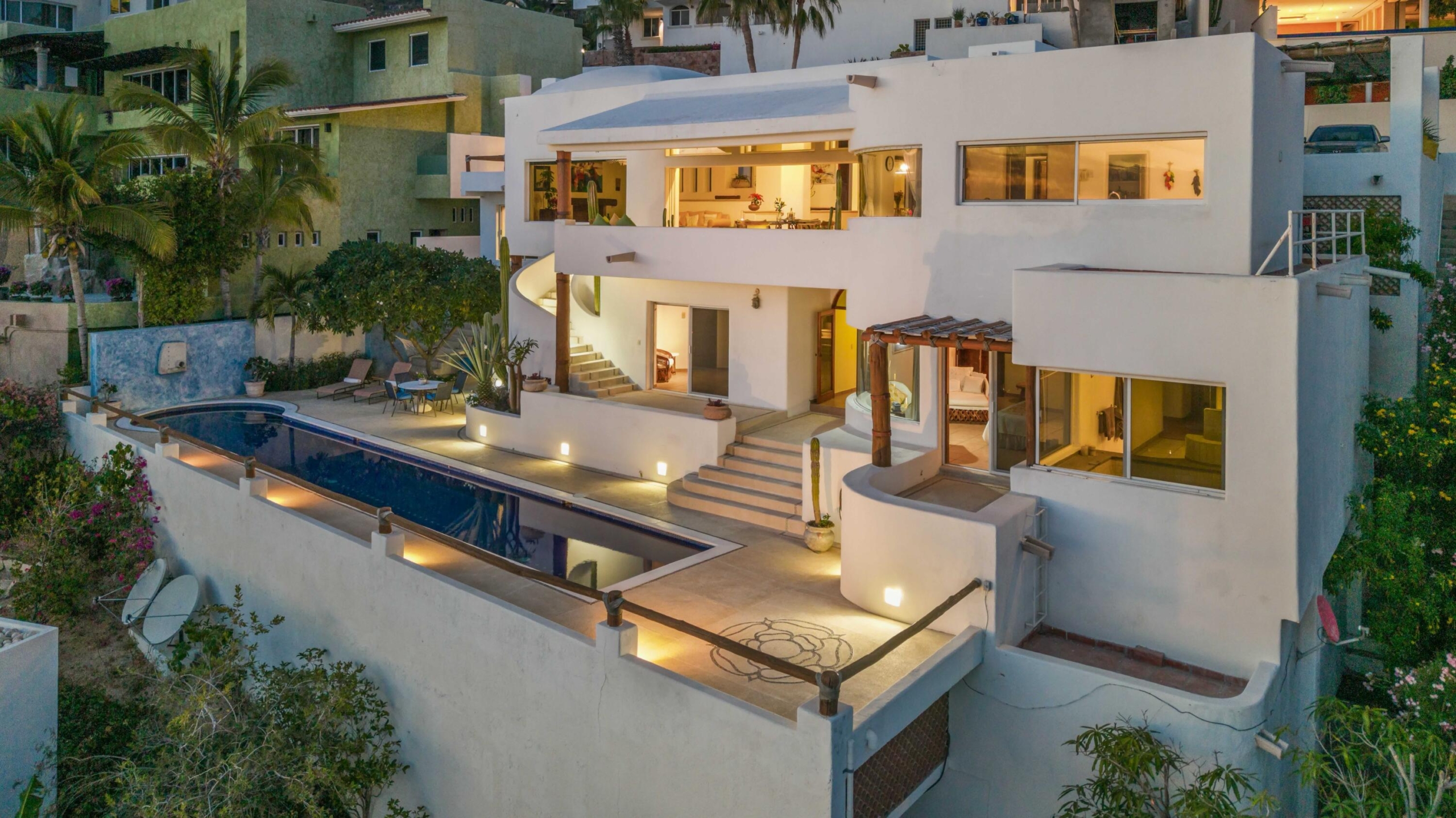 Pedregal Pedregal Csl Exceptional opportunity in one of Cabo's most prestigious gated communities—Pedregal de Cabo San Lucas.This property offers permanent, unobstructed Pacific Ocean for sale