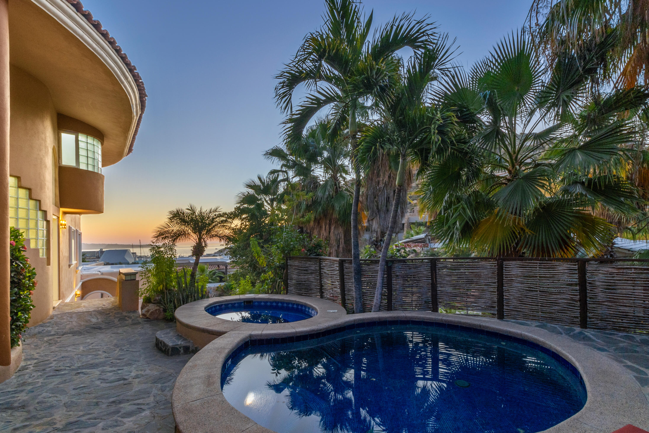 Pedregal Pedregal Csl Perched majestically above the iconic PEDREGAL sign, this rare estate offers the most coveted vantage point in Baja. Experience breathtaking dual – 630 Camino del Cerro, Cabo San Lucas, BS