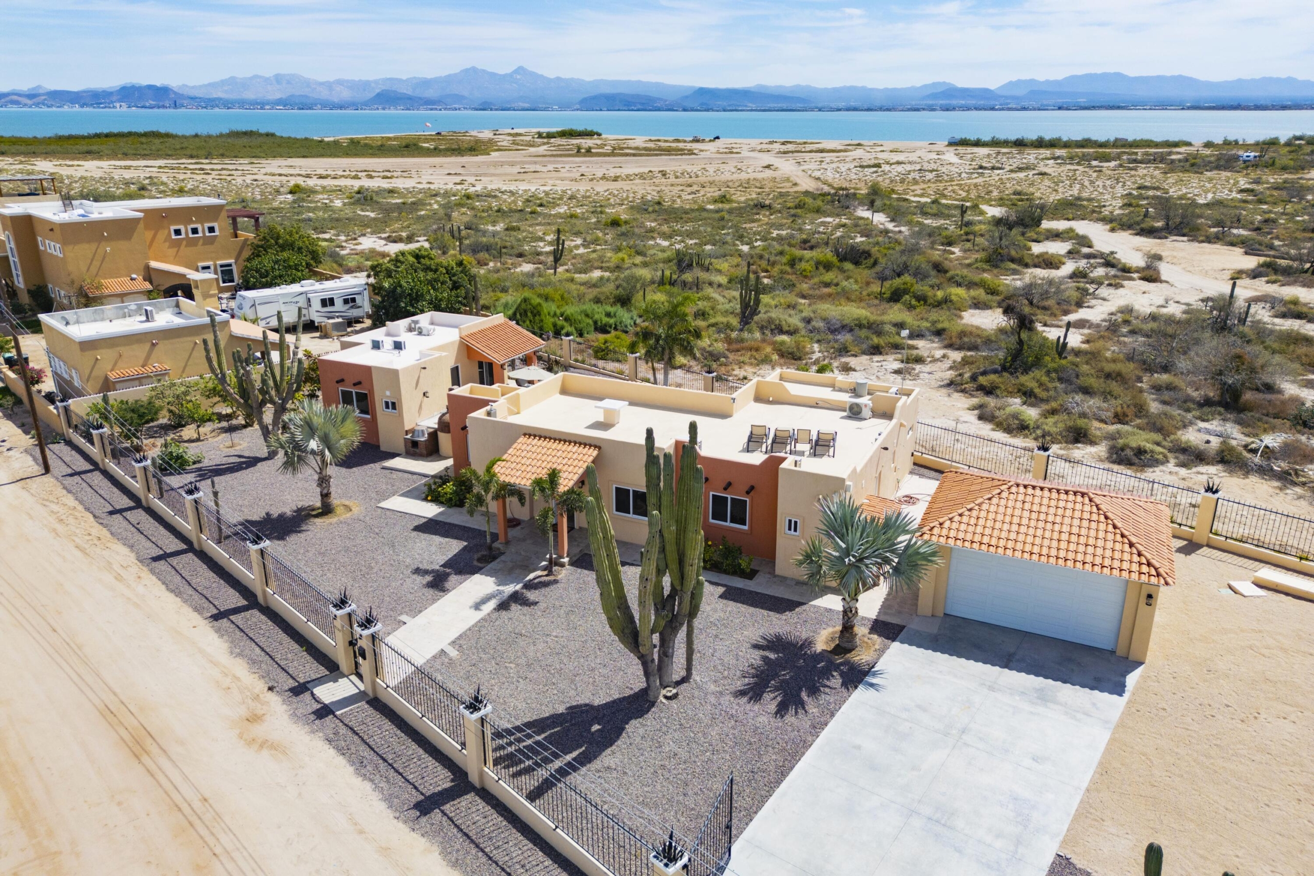Pedregal San Sebastian Here is your opportunity to own a piece of rich Todos Santos history. Flora Del Mar has operated as a successful B&B for over 20 – C. 7, La Paz, BS