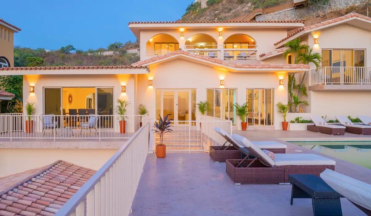 Pedregal Pedregal Csl Discover Casa Rosa in the exclusive Pedregal of Cabo San Lucas! This cozy home has a proven rental history, ideal for investors or as a second home with high return potential. Its smart layout creates a warm, functional space to enjoy with family or friends. Includes a private room with full bath, perfect for guests or rental income. Located in a gated community with 24/7 security, tennis courts, spa, private beach access, and close to the marina, restaurants, and Cabo's vibrant nightlife. Features a beautiful private pool to enjoy the Los Cabos weather. Casa Rosa blends location, comfort, and profitability. for sale