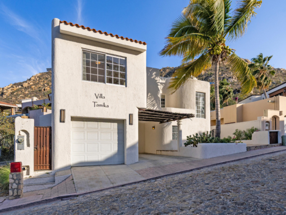 Pedregal Pedregal Csl Looking for your dream home in Pedregal de Cabo San Lucas? Explore Villa Tamika, each of its 3 bedrooms offers a private bathroom. With an open floor plan walking from the living room to a terrace overlooking the lower level pool area. Well-equipped featuring a wonderful terrace with a swimming pool, jacuzzi, lounge chairs and a shaded dining area on the patio. Fire up the outdoor grill and enjoy with friends and family. Admire – Camino del Cerro, Cabo San Lucas, BS