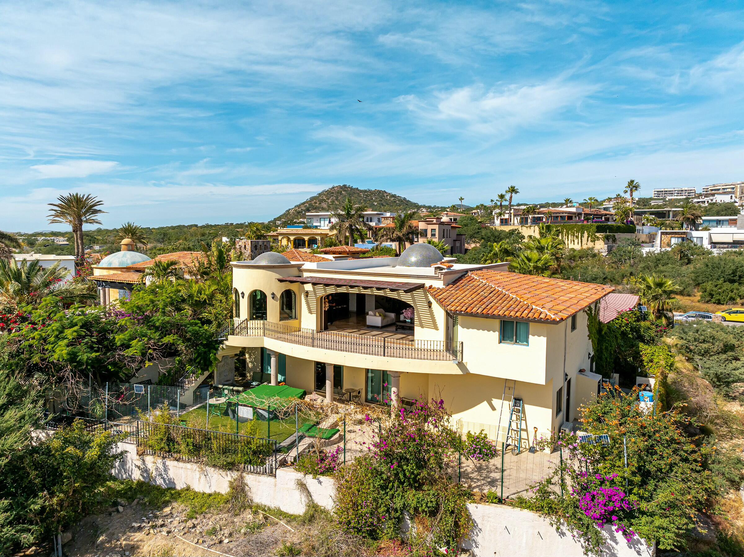 Pedregal Las Playitas Perched above the Pacific coastline, this elegant two-story California Colonial residence captures spectacular sunset – Casa 49, Cabo Corridor, Cabo Corridor, BS