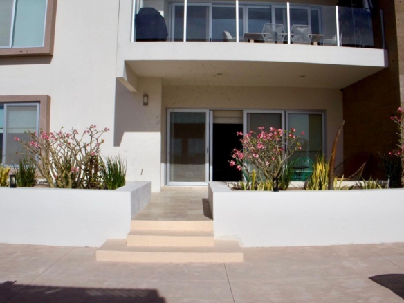Pedregal Pedregal Experience an exclusive lifestyle in this luxurious, exquisitely furnished condominium, where every detail has been designed for comfort and distinction. Its expansive terrace overlooking the pool offers breathtaking ocean – CONDO SERENA 106, La Paz, La Paz, BS