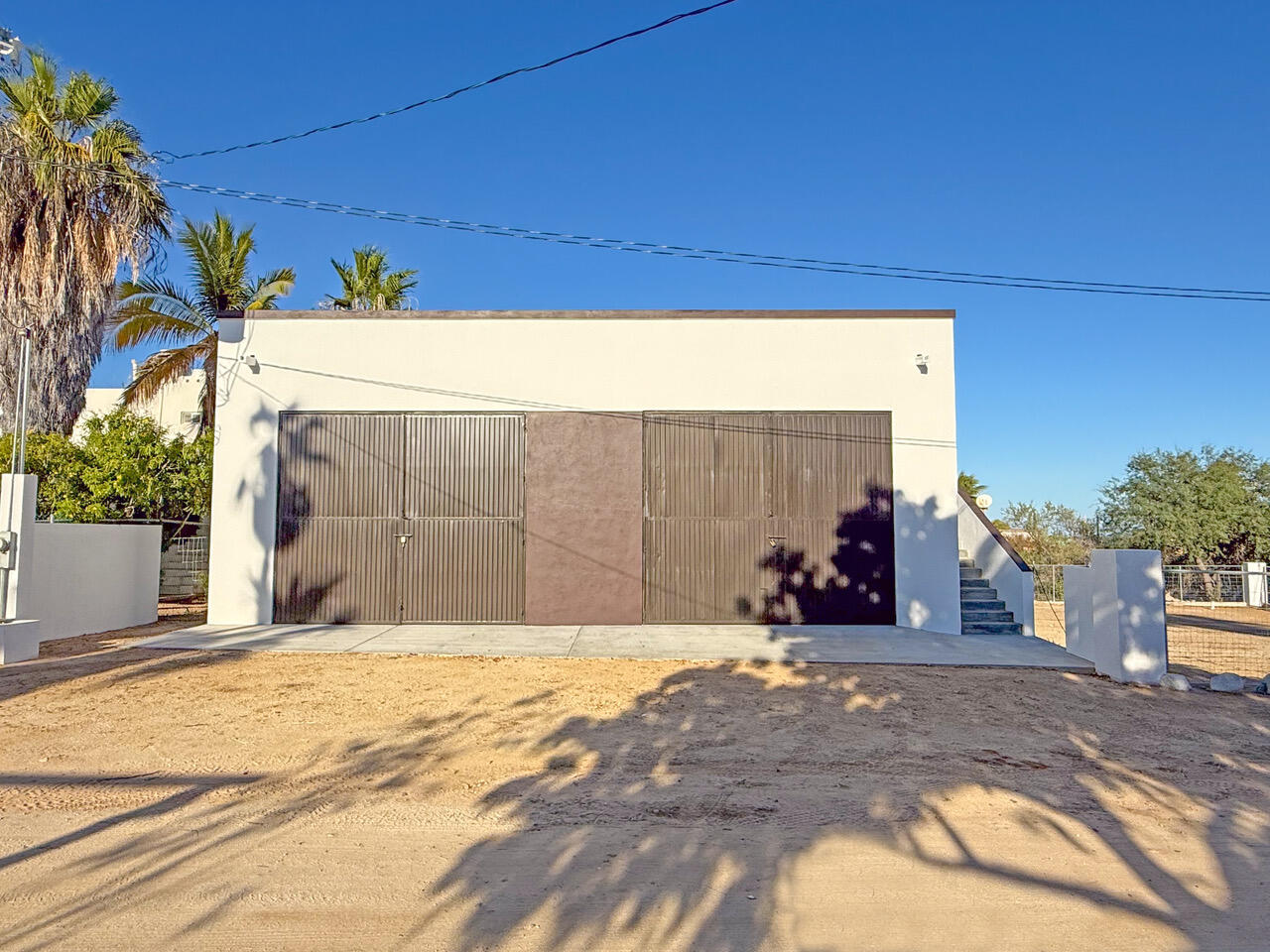 Pedregal Founders Introducing Casa Buena Vida, an exquisite custom-built home featuring 3 bedrooms and 3.5 bathrooms, all with breathtaking – lot 4 Gaviota-Delfin, East Cape, BS