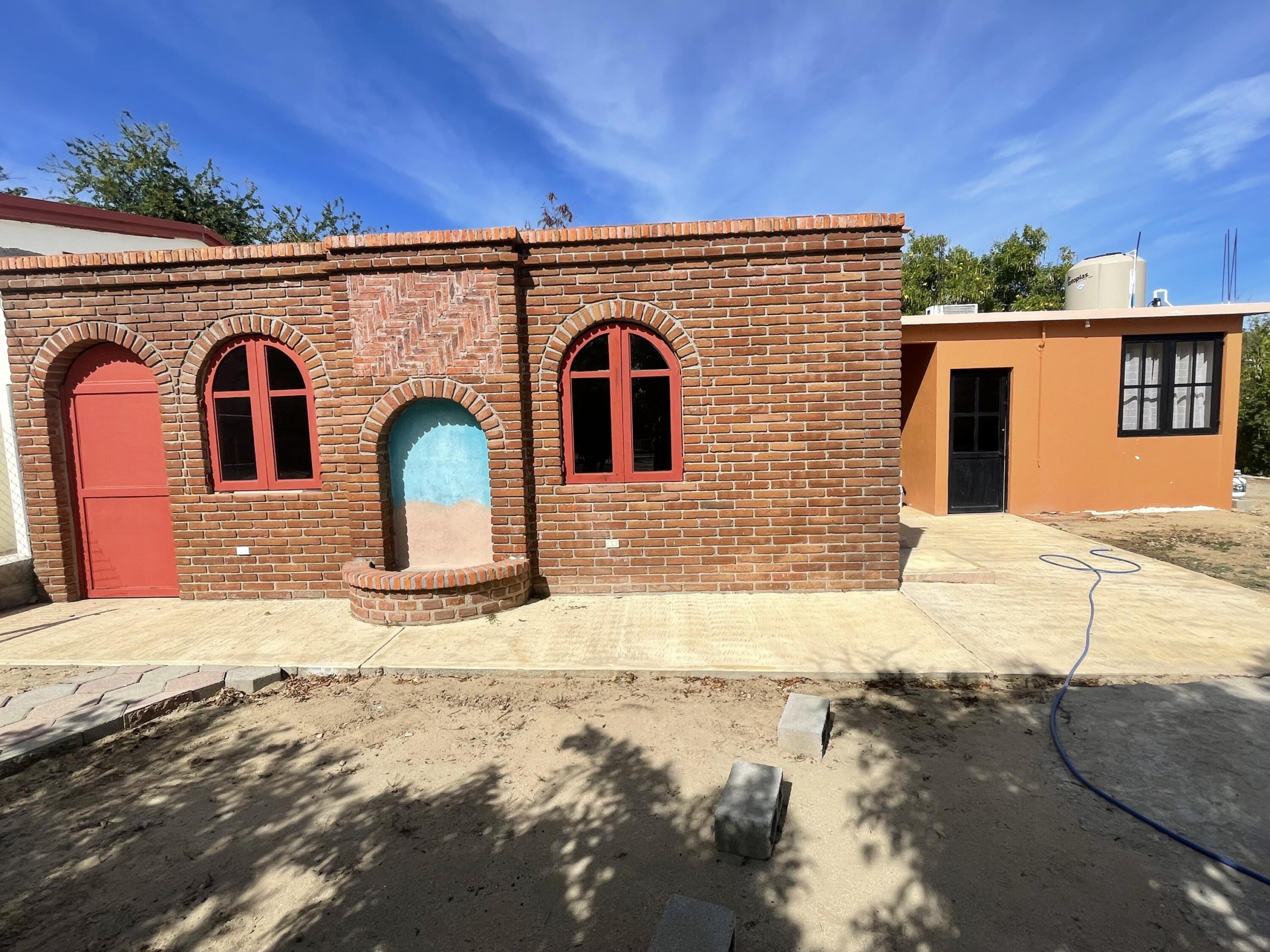 Pedregal San Sebastian Here is your opportunity to own a piece of rich Todos Santos history. Flora Del Mar has operated as a successful B&B for over 20 – sn Carretera transpeninsular, East Cape, BS