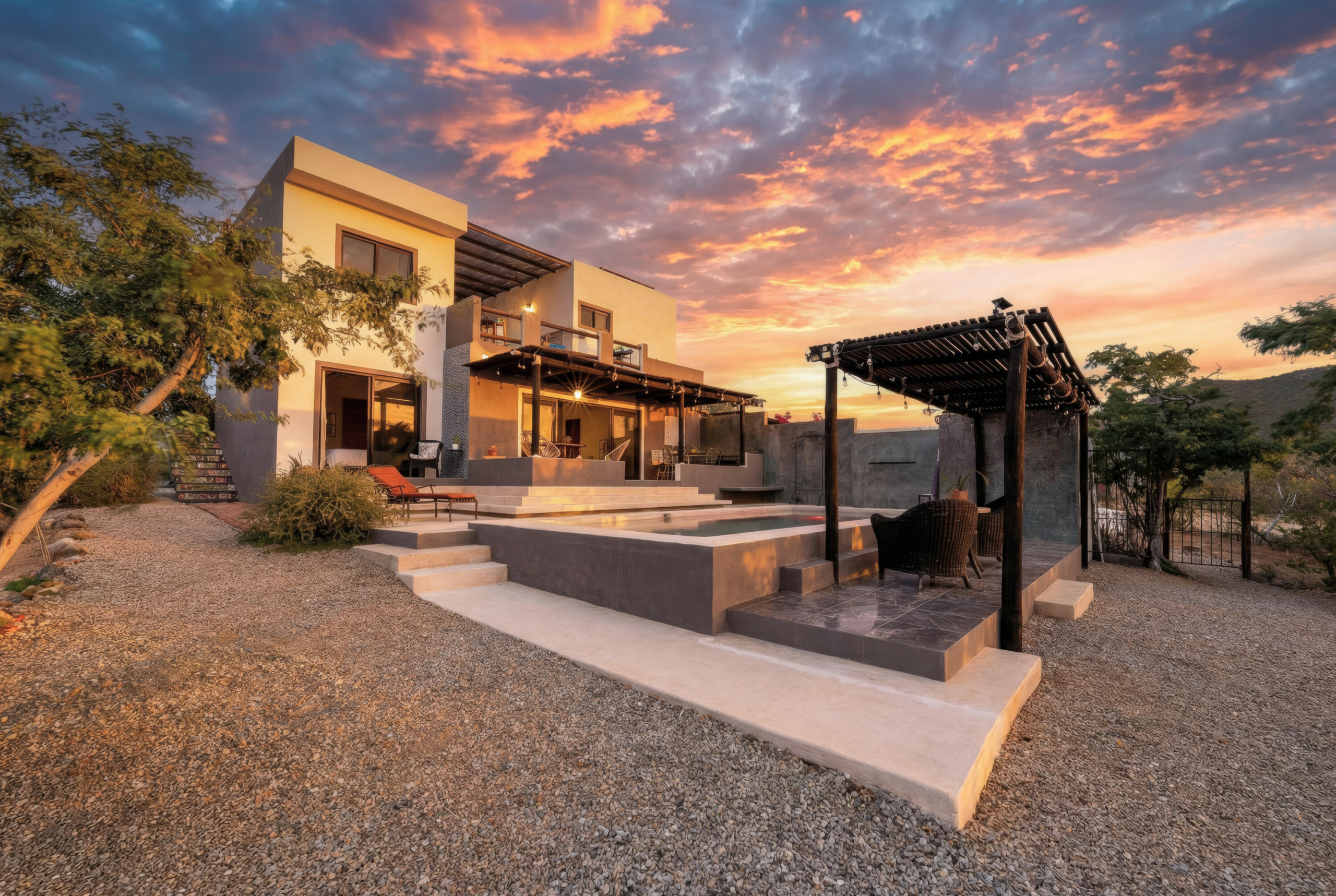 Pedregal San Sebastian Here is your opportunity to own a piece of rich Todos Santos history. Flora Del Mar has operated as a successful B&B for over 20 – Zacatitos, East Cape, BS