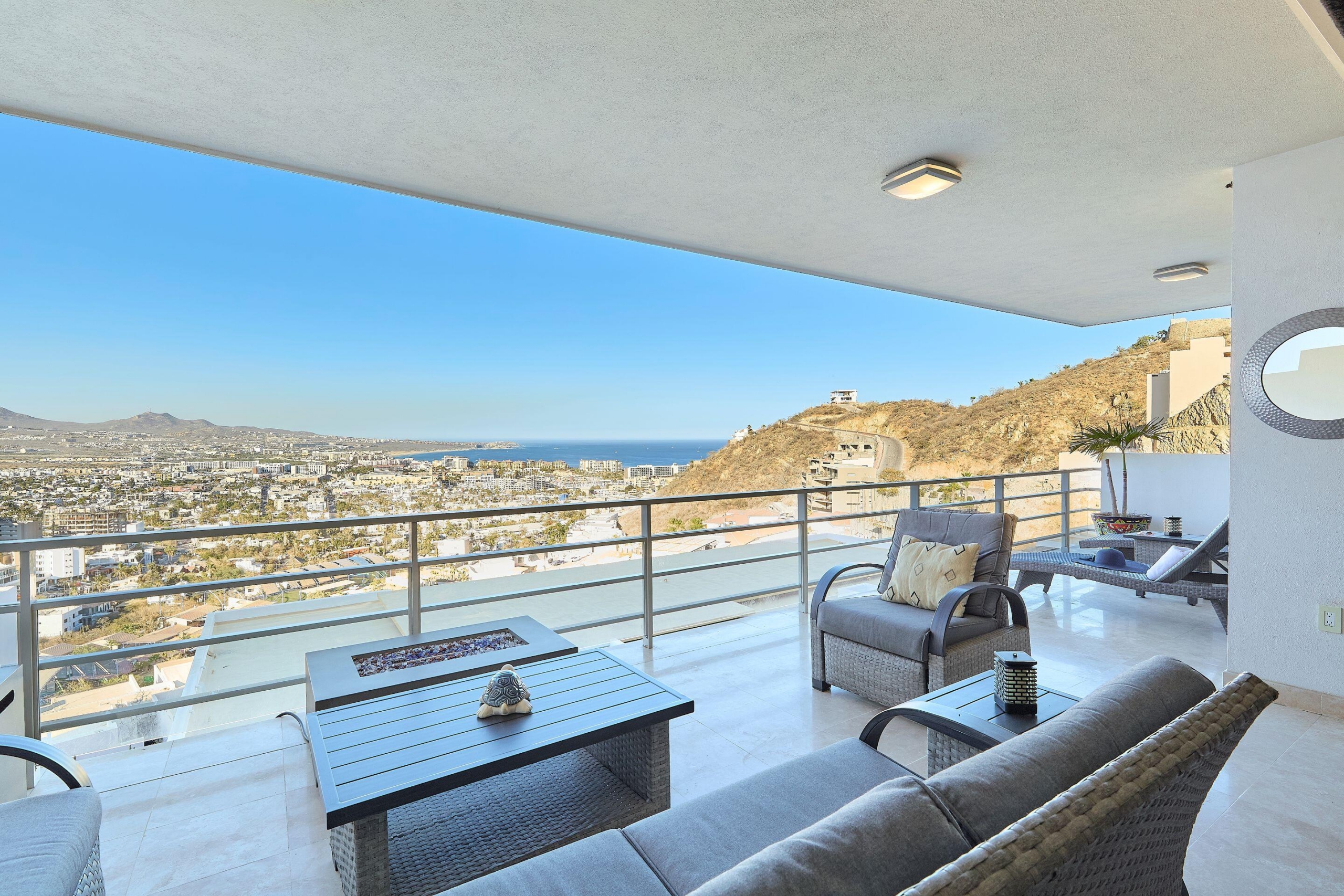 Pedregal Cascadas Welcome to Las Cascadas 611, located in the prestigious Pedregal community. This elegant 2-bedroom, 2-bathroom residence offers breathtaking for sale